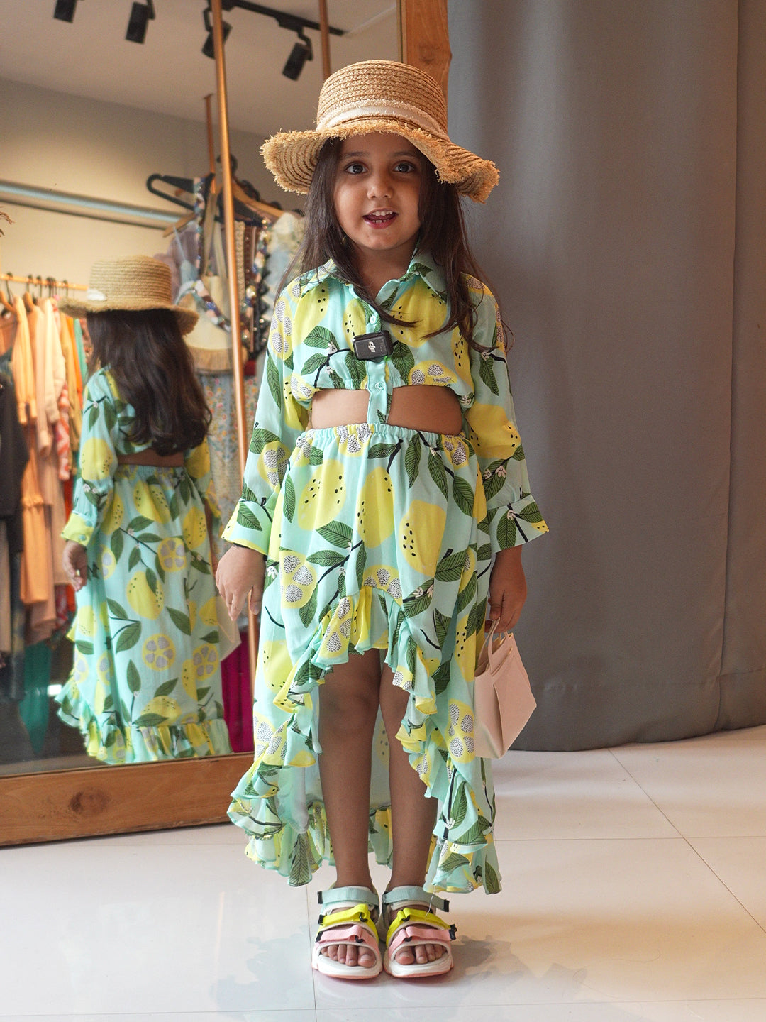 Asymetric lemonde breeze