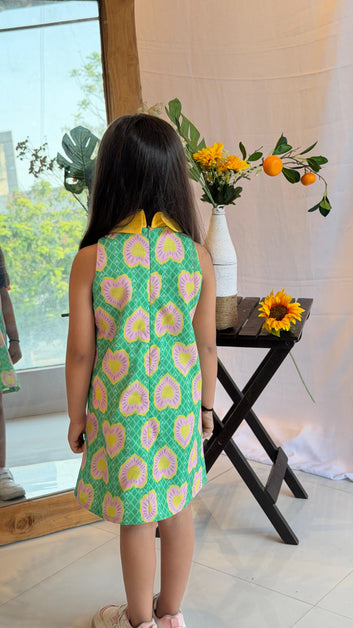 Green Heart Print Collar Dress